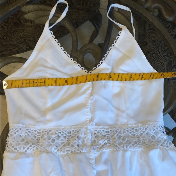 1 left white lace paneled ruffled maxi dress - Picture 7 of 8